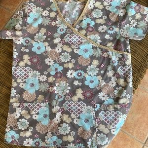 Scrub top